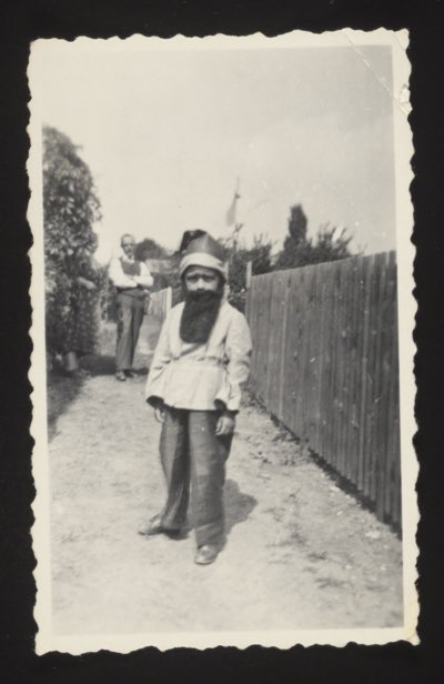 Photo (front) — see annotation on reverse