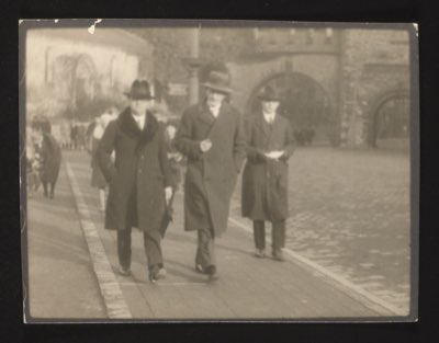 Photo (front) — see annotation on reverse